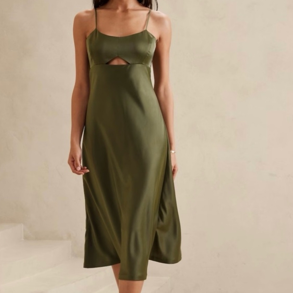Banana Republic• NWT Olive Cutout Midi Slip Dress with Front Keyhole. Sz 00P